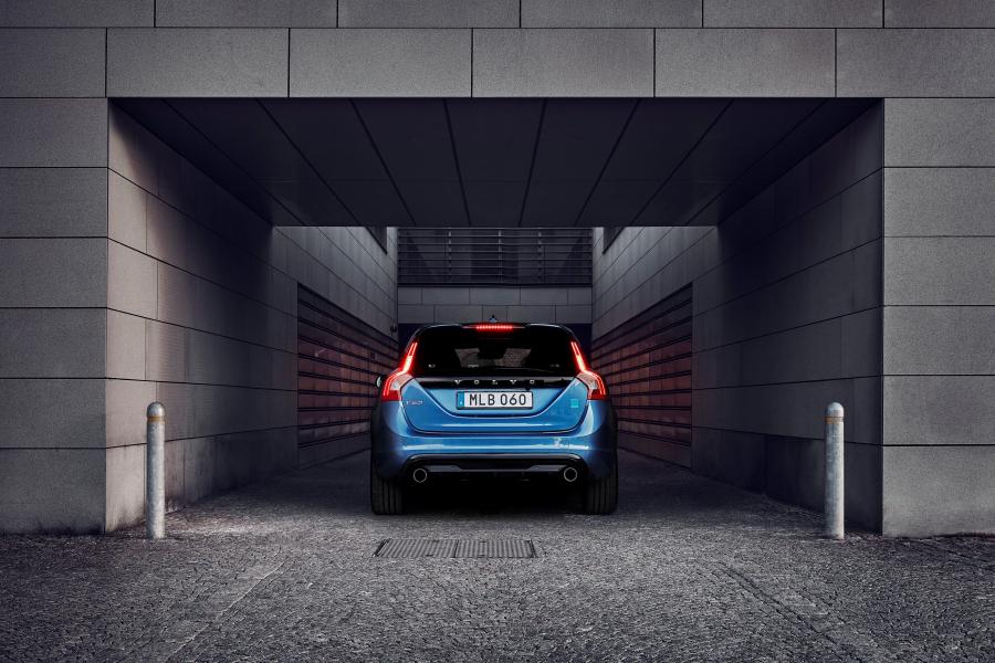  Volvo V60 Polestar 2017 года  (WW) (фото 7 из 45)